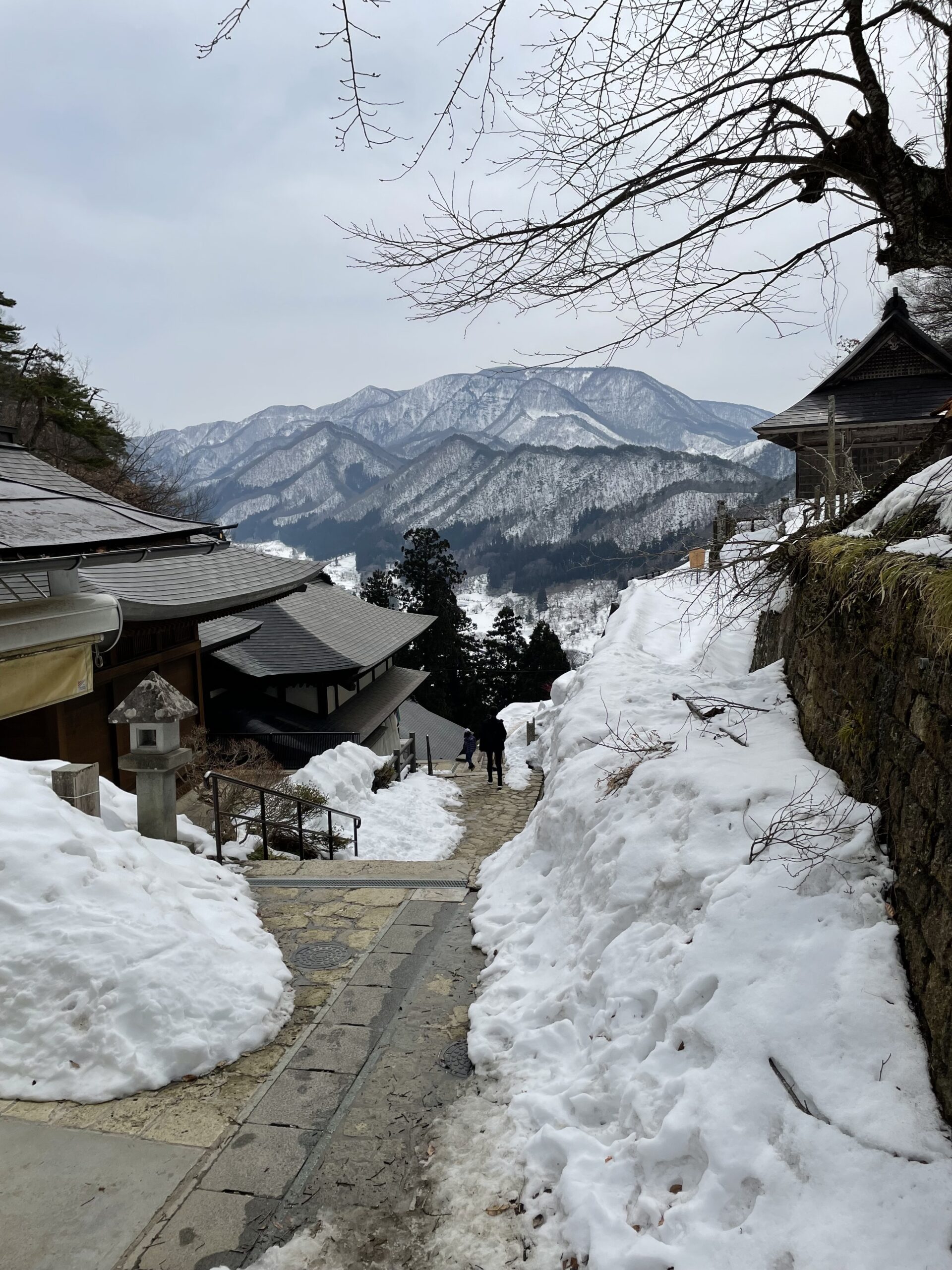 日本・雪景色の寺
